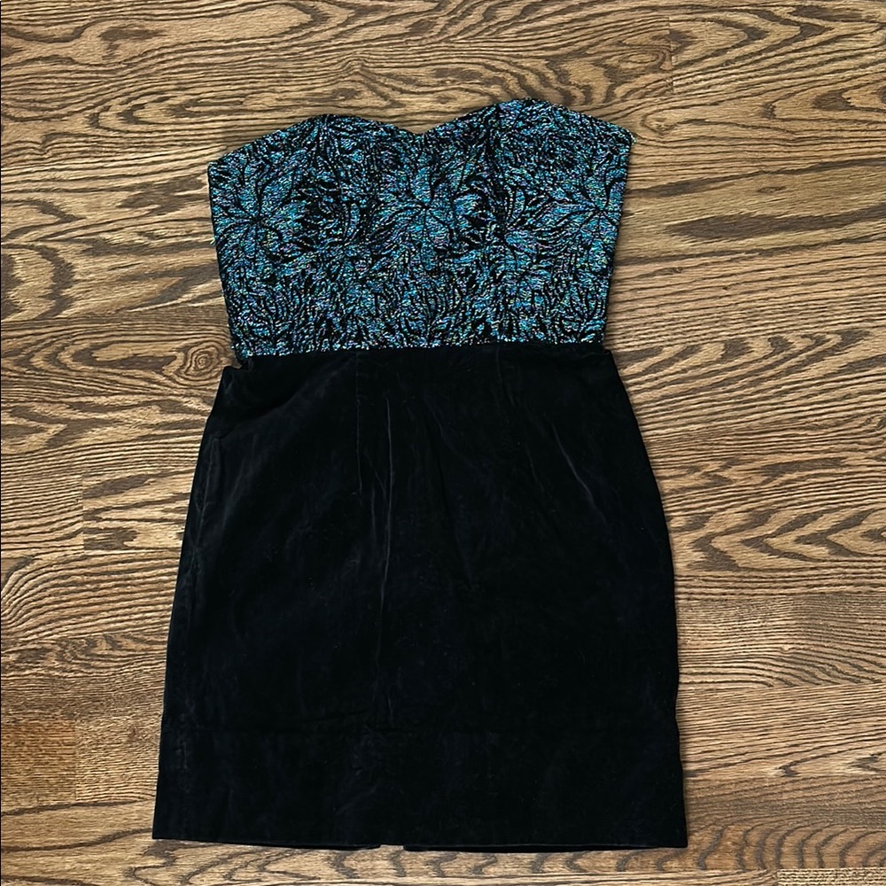 Sparkling embroidered Blue and Black velvet Strapless Cocktail Dress